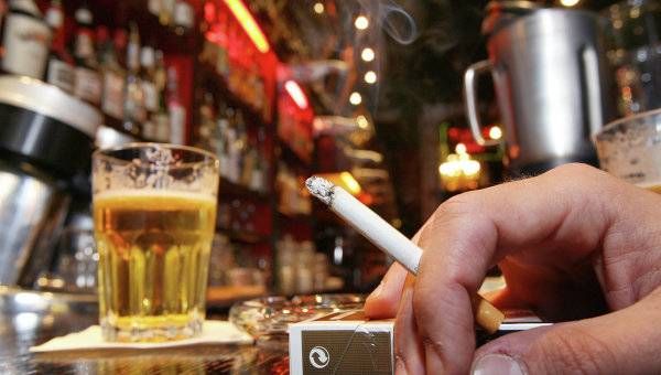 Suitsetajatel on pohmelli sümptomeid palju raskem taluda kui mittesuitsetajatel